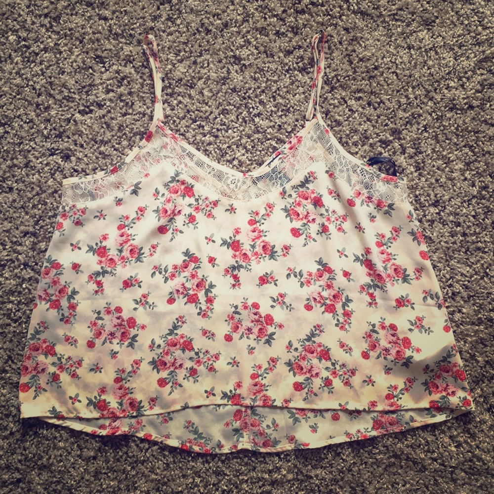 Floral lace camisole top size M$5 bundle only